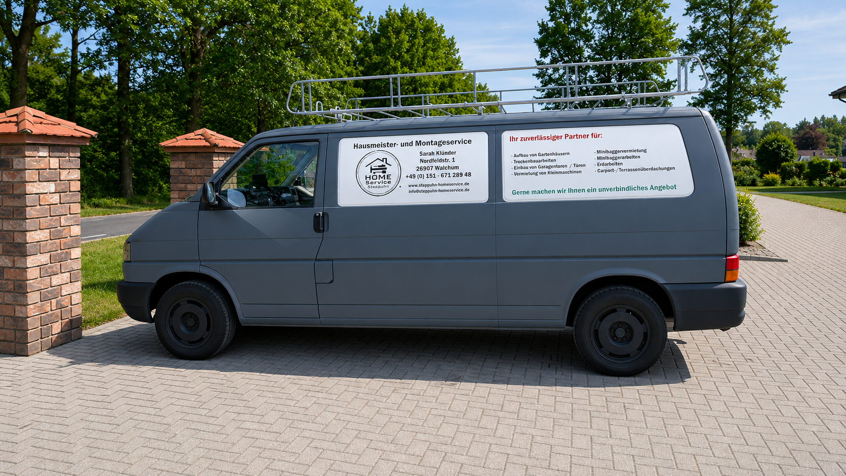 Homeservice Steppuhn Team und Firmenfahrzeug